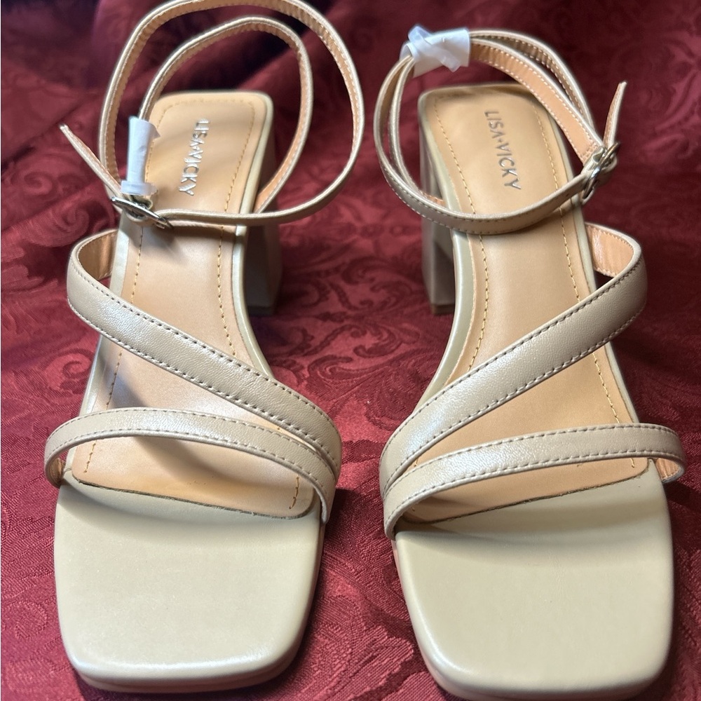Lesimicky Women's Cream Sandals